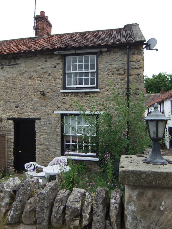 The New Inn Thornton Dale Room photo